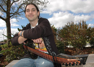 Metalgitarist doet alles van Super Mario tot Lady Gaga