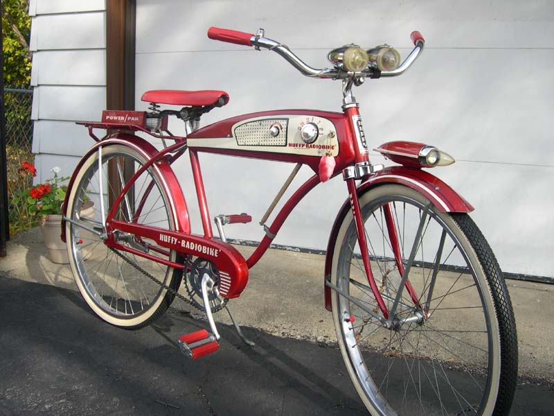 Helemaal de man met de Huffy Radiobike (1955)